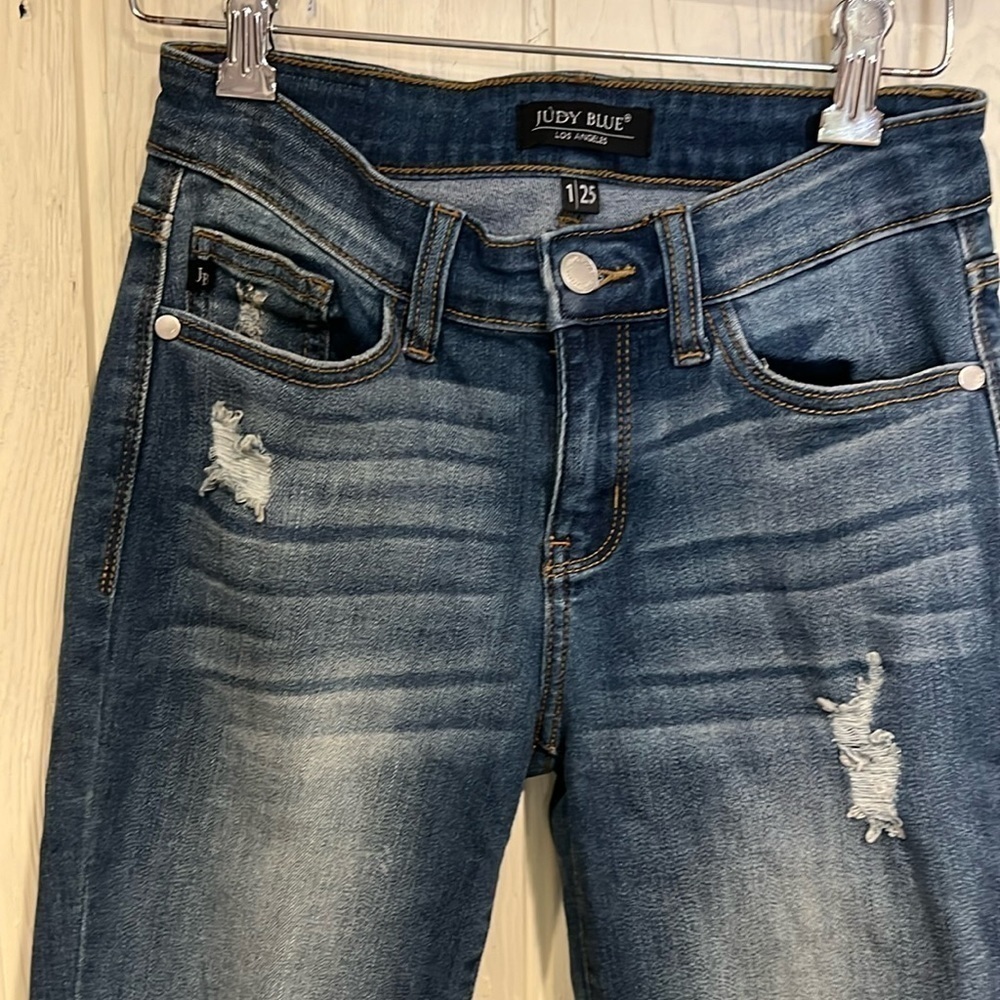 Judy Blue Jeans Cropped Distressed Blue Wash Size 25 - Picture 2 of 14